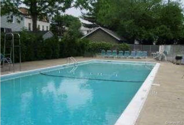 #3 photo, 20 Daley Place, নাসাউ কাউন্টি Lynbrook , NY 11563