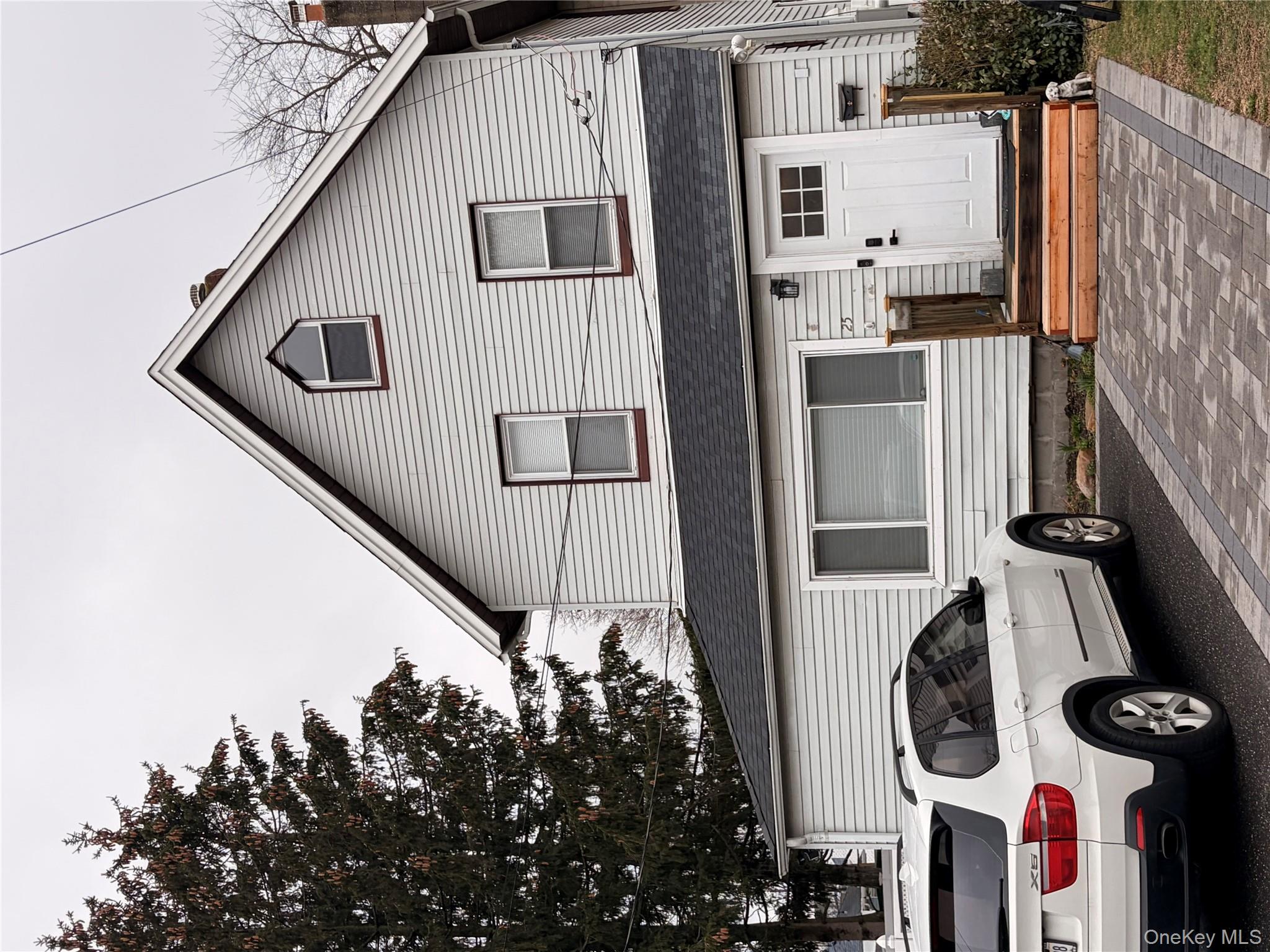 #1 photo, 25 Hazel Street, সাফোক কাউন্টি Central Islip , NY 11722