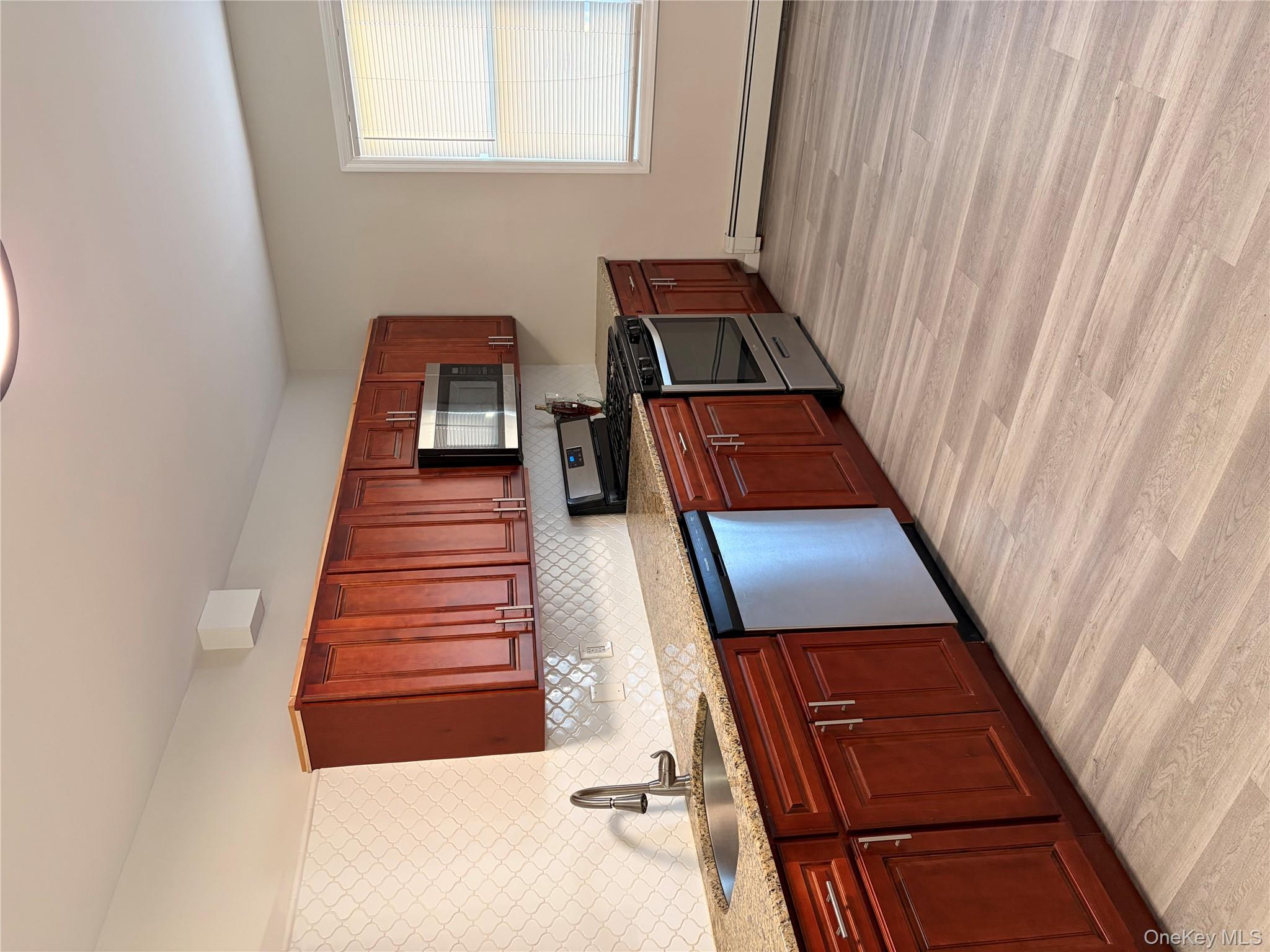 #4 photo, 25 Hazel Street, সাফোক কাউন্টি Central Islip , NY 11722