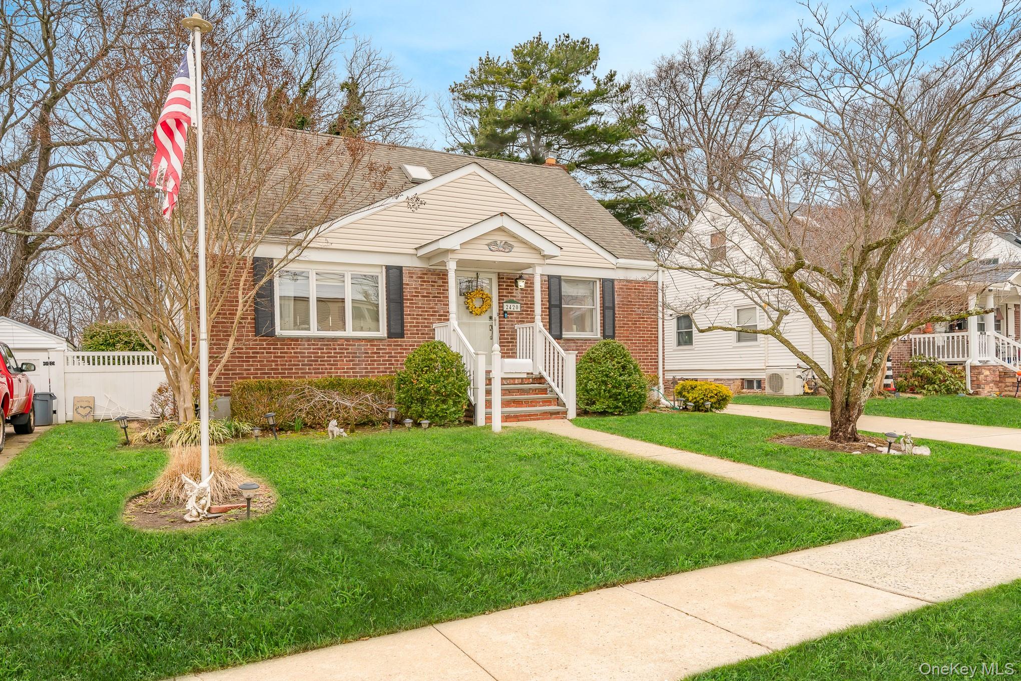 #2 photo, 2420 Willow Street, নাসাউ কাউন্টি Wantagh , NY 11793