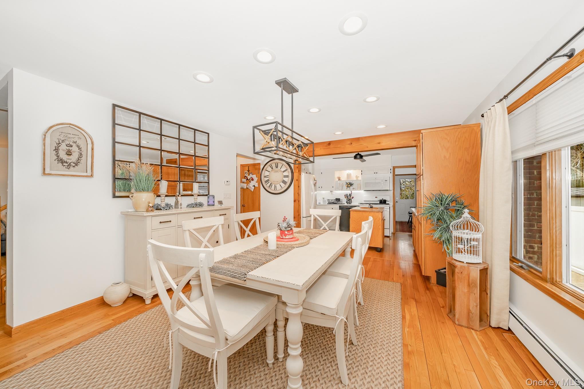 #4 photo, 2420 Willow Street, নাসাউ কাউন্টি Wantagh , NY 11793