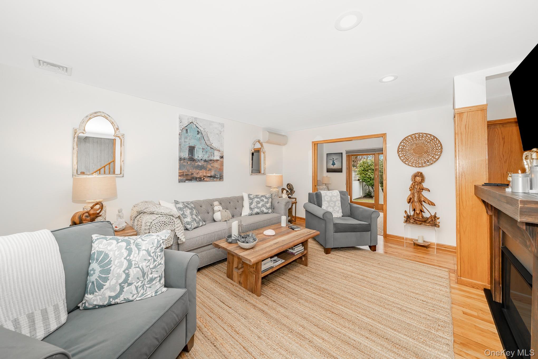 #9 photo, 2420 Willow Street, নাসাউ কাউন্টি Wantagh , NY 11793