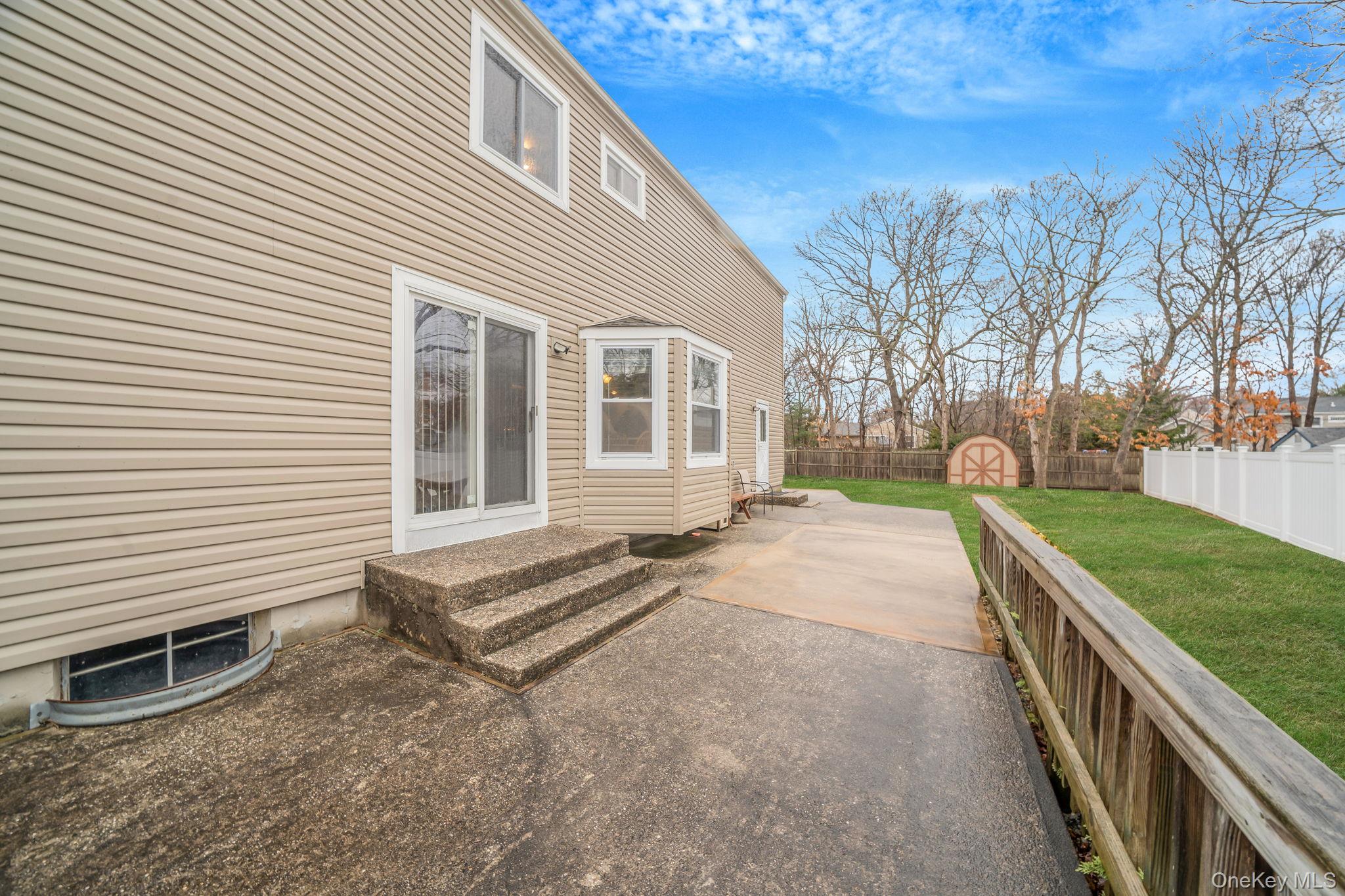 #10 photo, 427 Bicycle Path, সাফোক কাউন্টি Port Jefferson , NY 11776