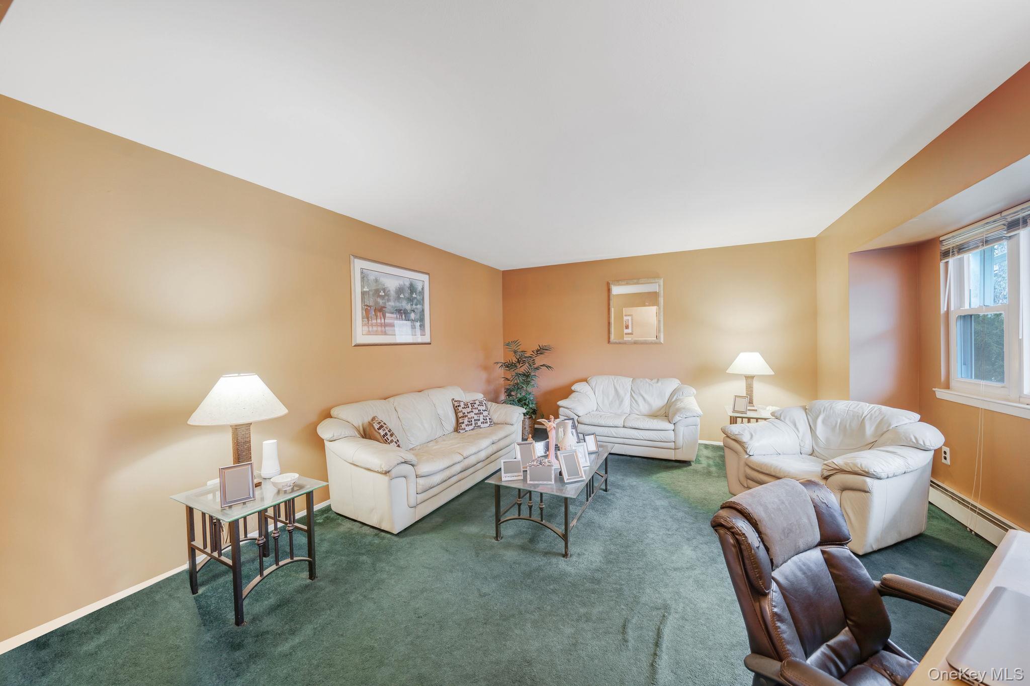 #12 photo, 427 Bicycle Path, সাফোক কাউন্টি Port Jefferson , NY 11776