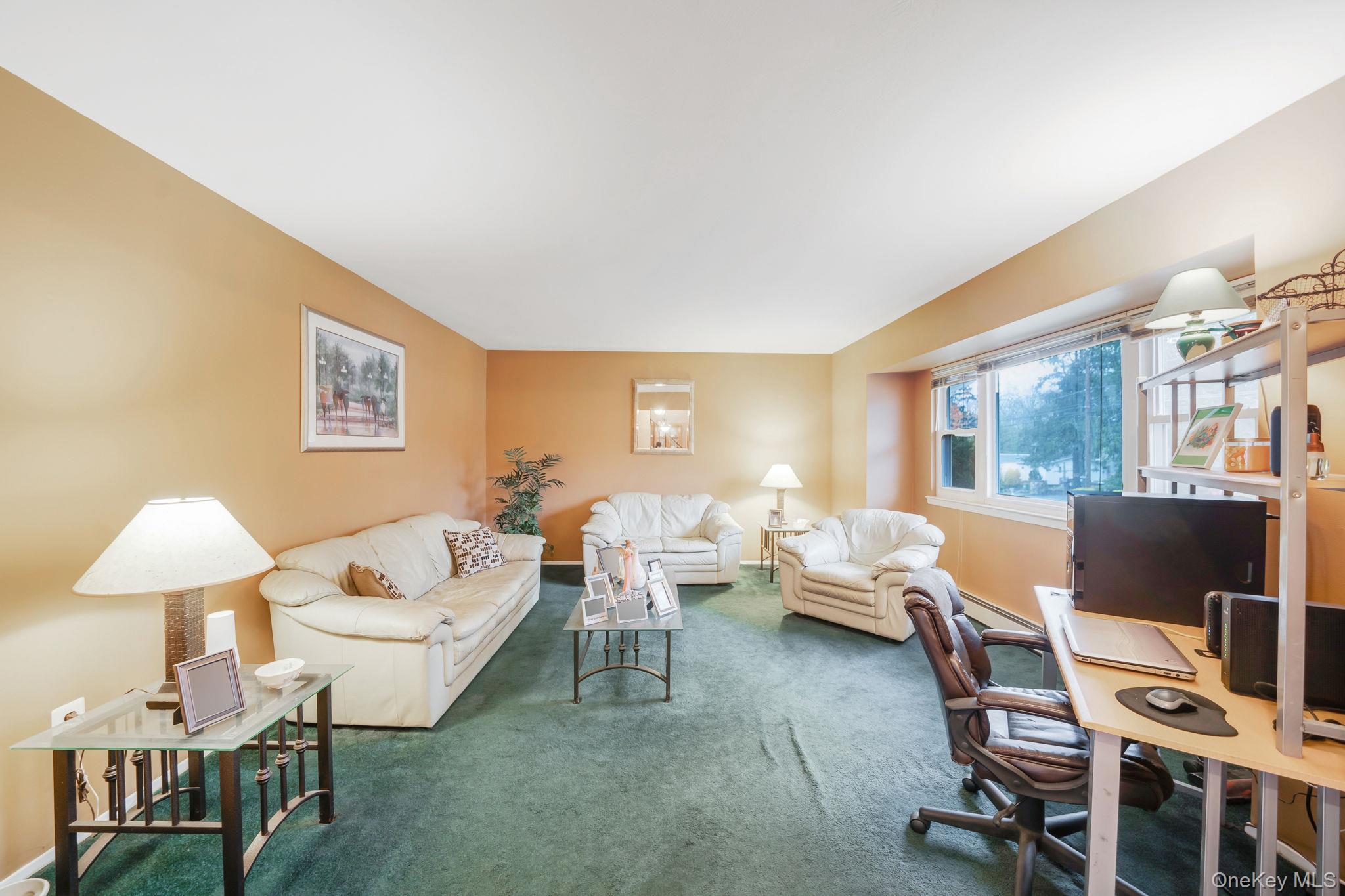 #13 photo, 427 Bicycle Path, সাফোক কাউন্টি Port Jefferson , NY 11776