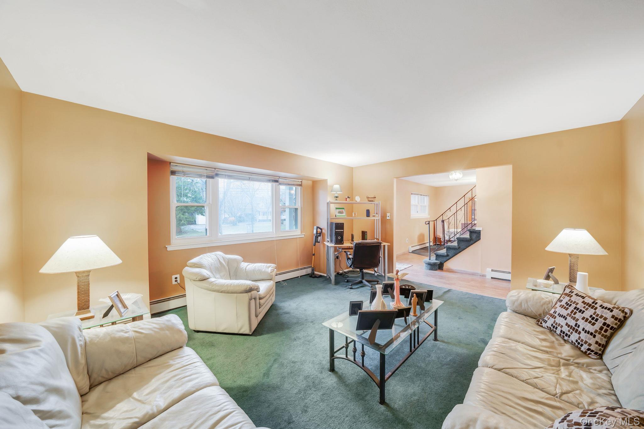 #14 photo, 427 Bicycle Path, সাফোক কাউন্টি Port Jefferson , NY 11776