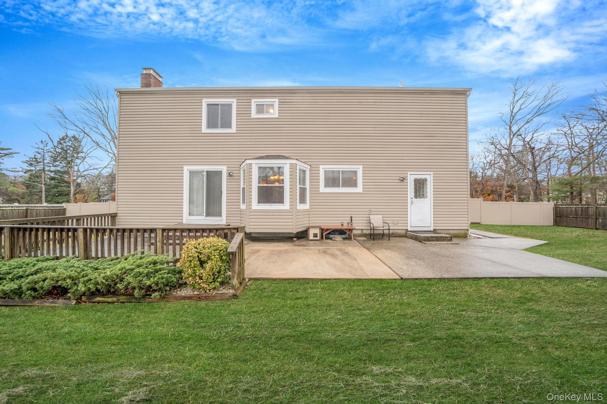 #7 photo, 427 Bicycle Path, সাফোক কাউন্টি Port Jefferson , NY 11776