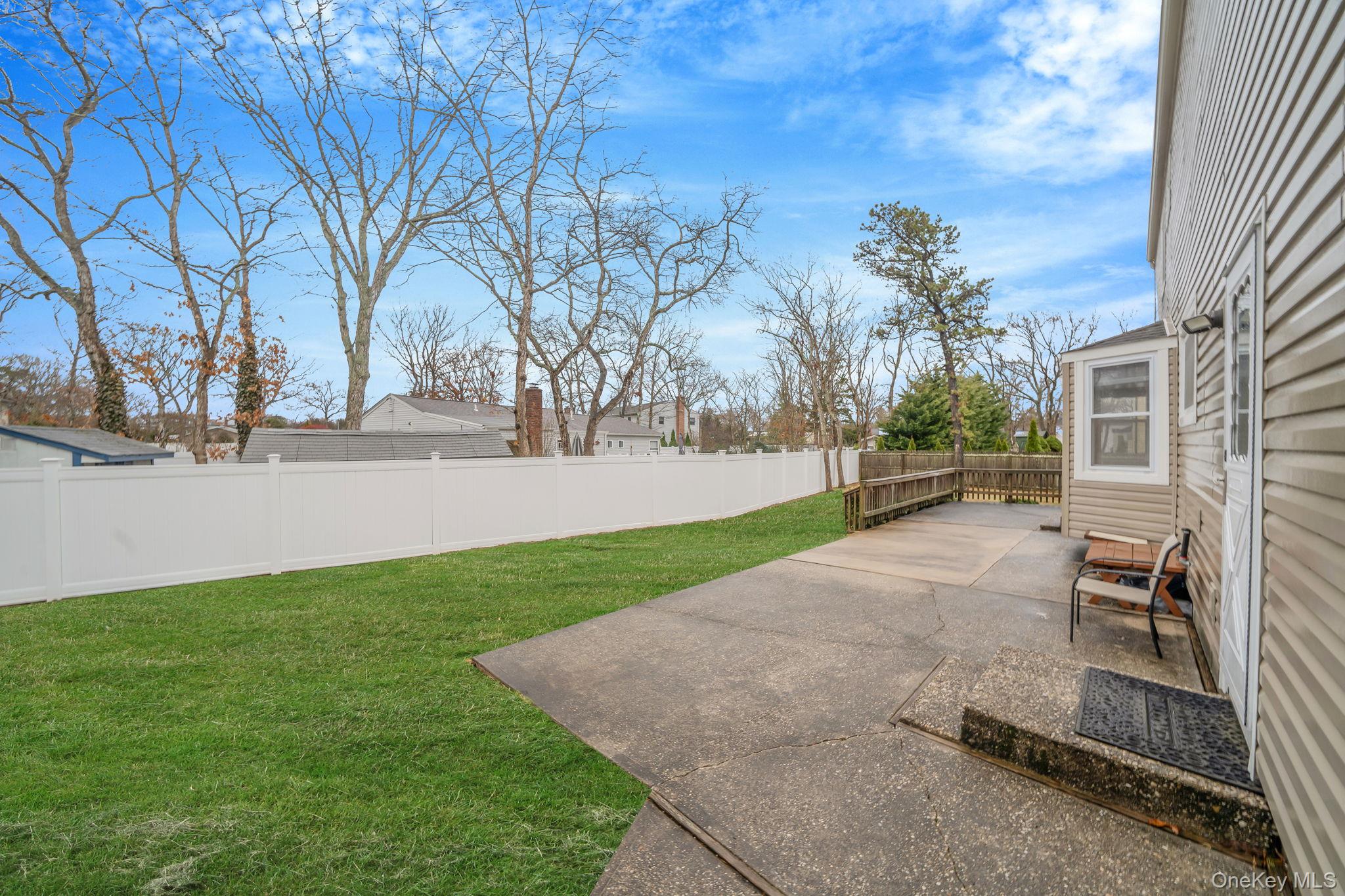 #9 photo, 427 Bicycle Path, সাফোক কাউন্টি Port Jefferson , NY 11776