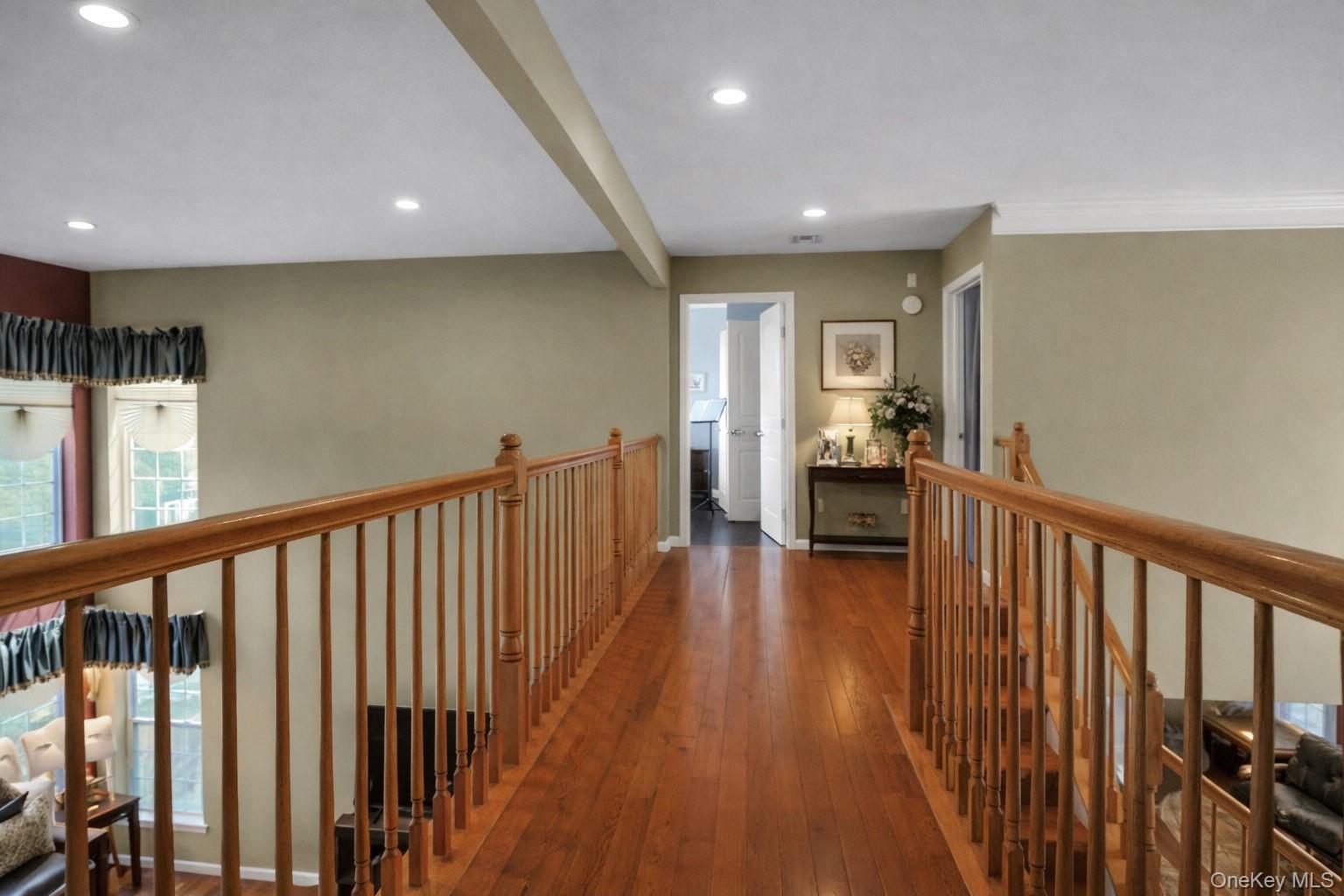 #16 photo, 8 Avolet Court, 東長島 Mount Sinai , NY 11766