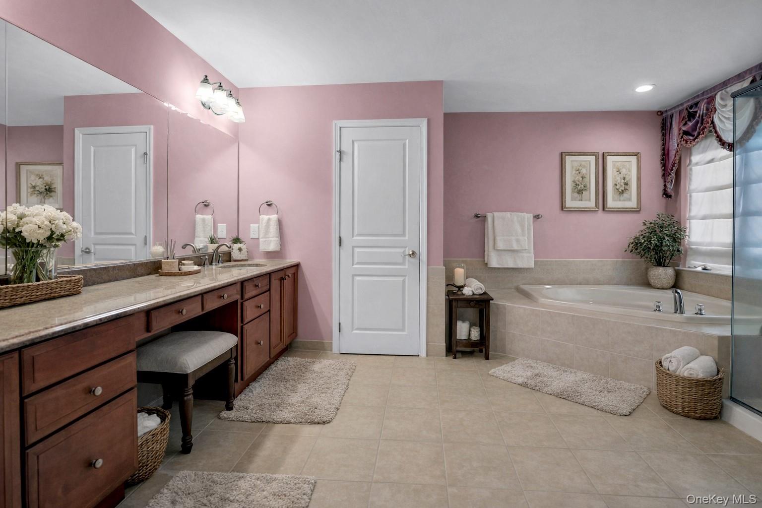 #20 photo, 8 Avolet Court, 東長島 Mount Sinai , NY 11766