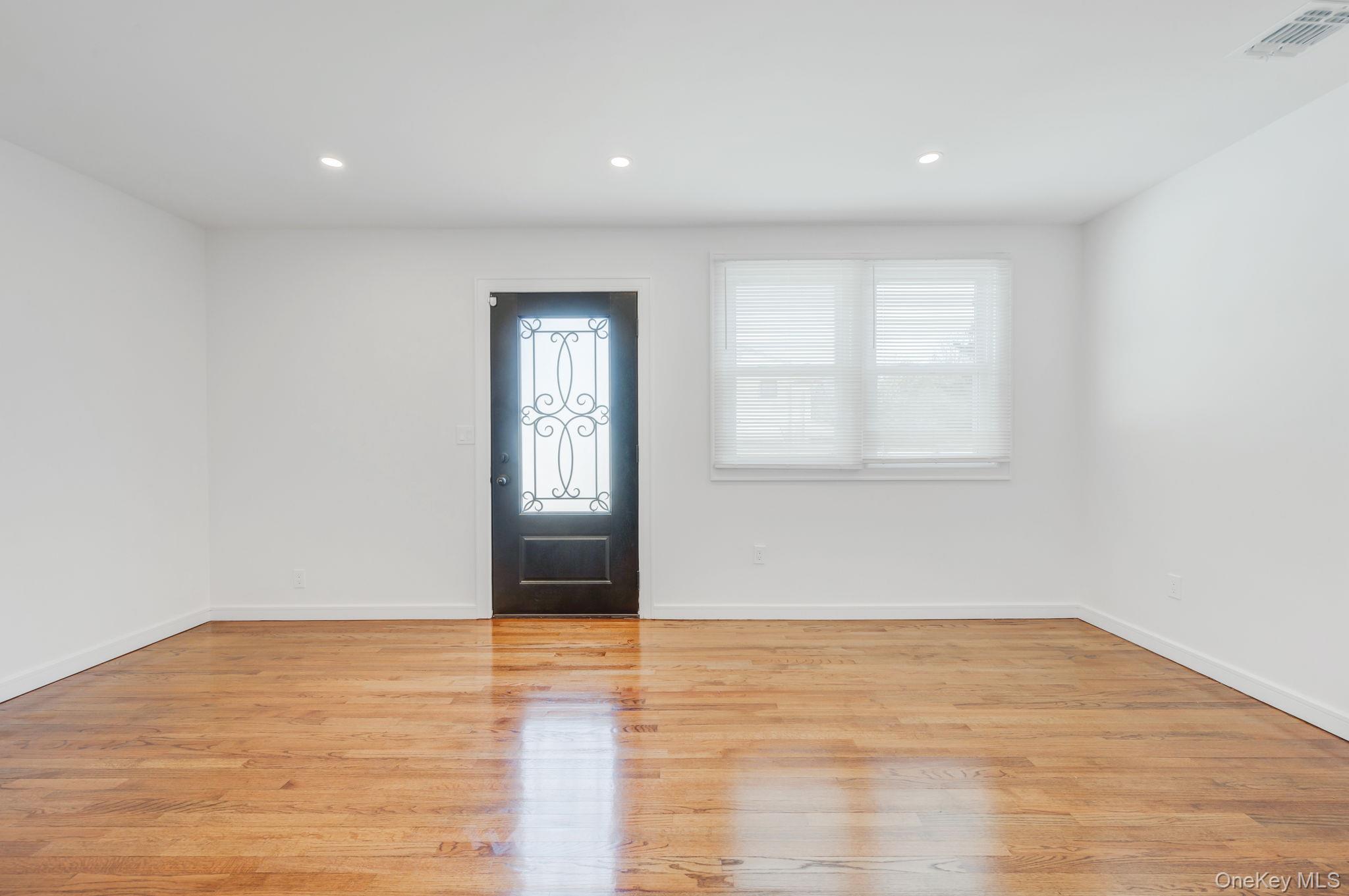 #16 photo, 2 Polo Street, सफ़ोक काउंटी Dix Hills , NY 11746