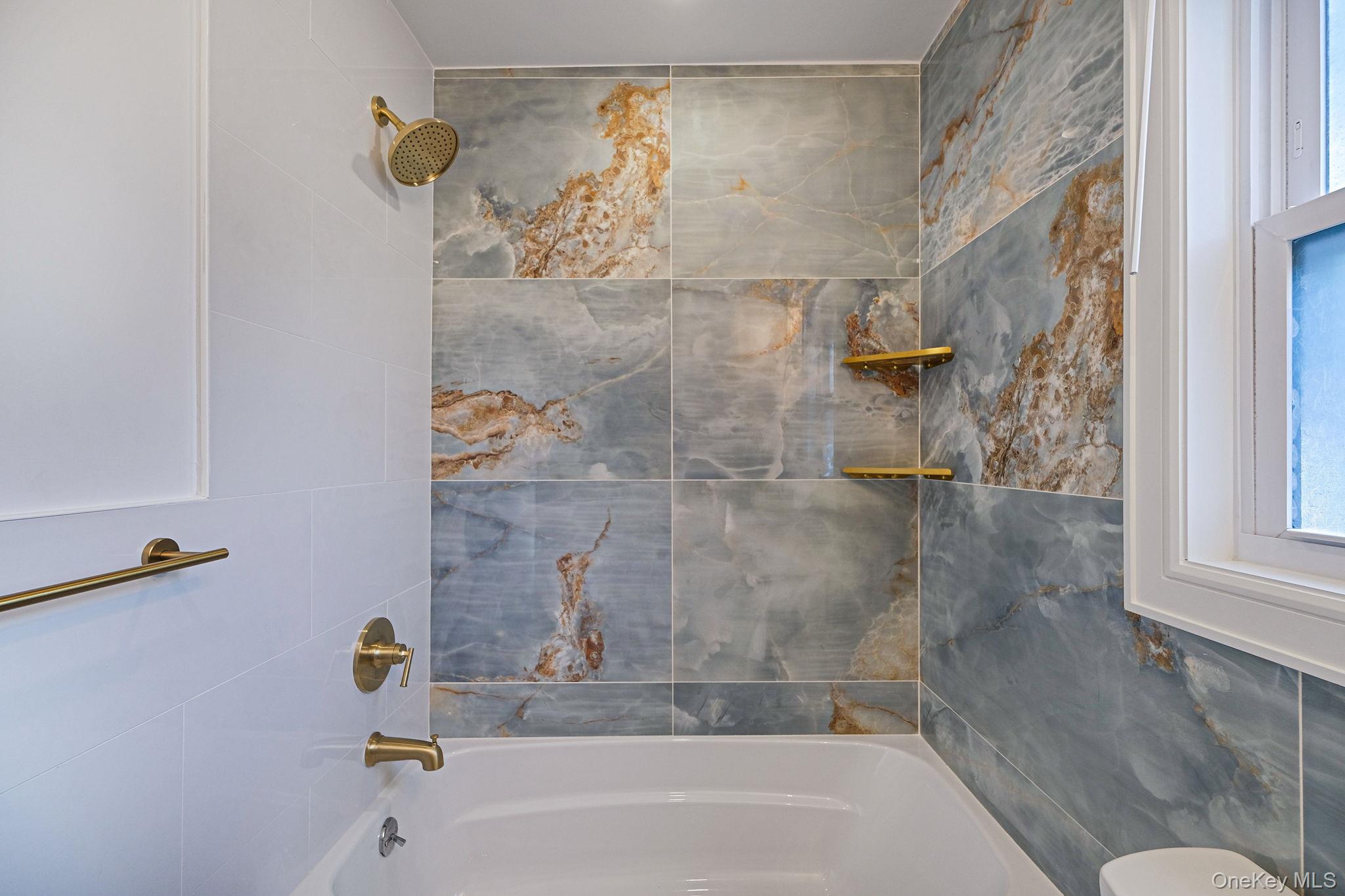 #18 photo, 2 Polo Street, सफ़ोक काउंटी Dix Hills , NY 11746