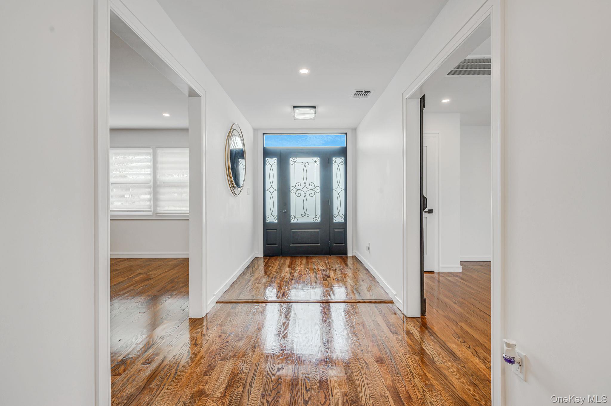 #5 photo, 2 Polo Street, सफ़ोक काउंटी Dix Hills , NY 11746