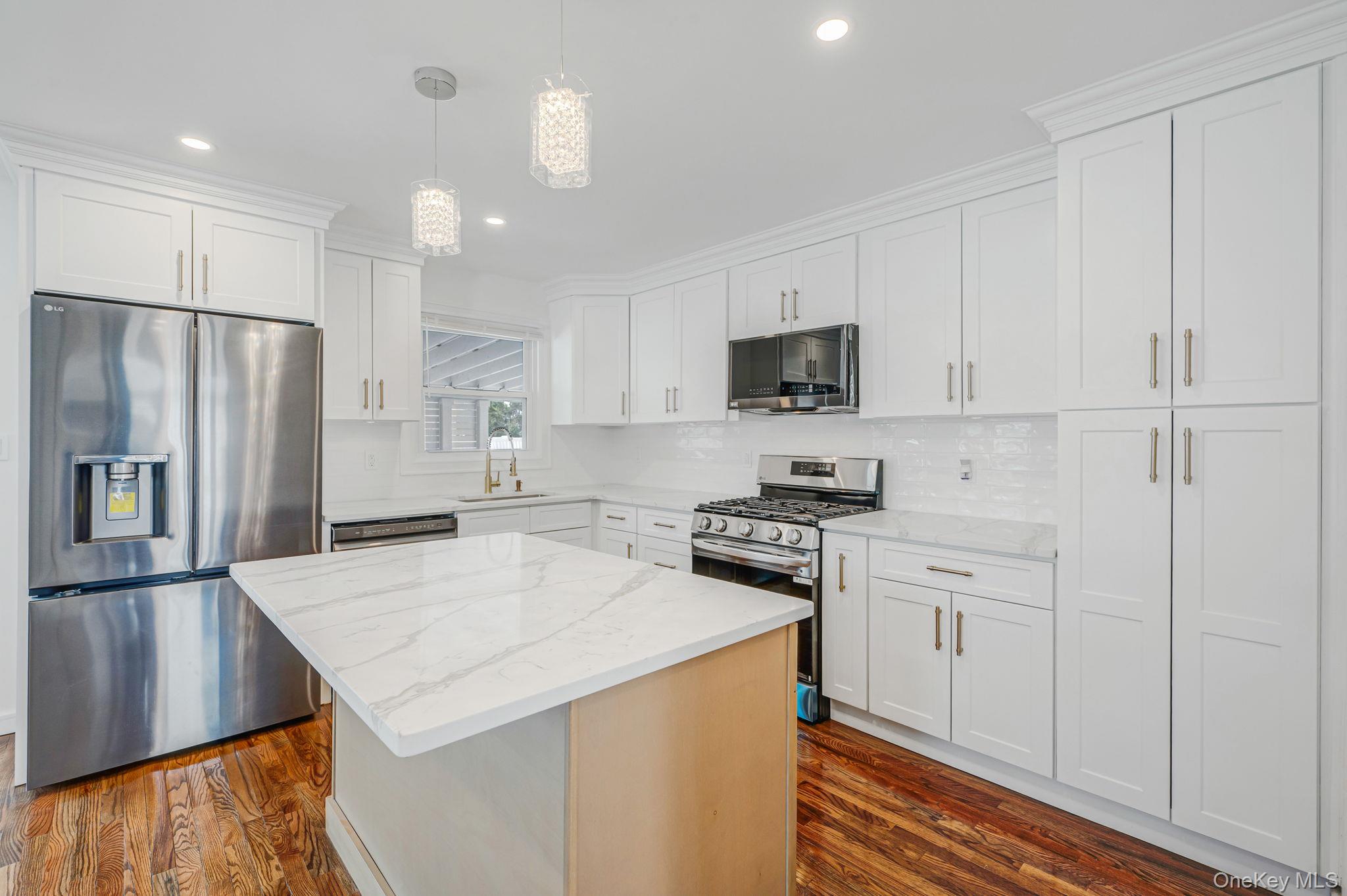 #8 photo, 2 Polo Street, सफ़ोक काउंटी Dix Hills , NY 11746