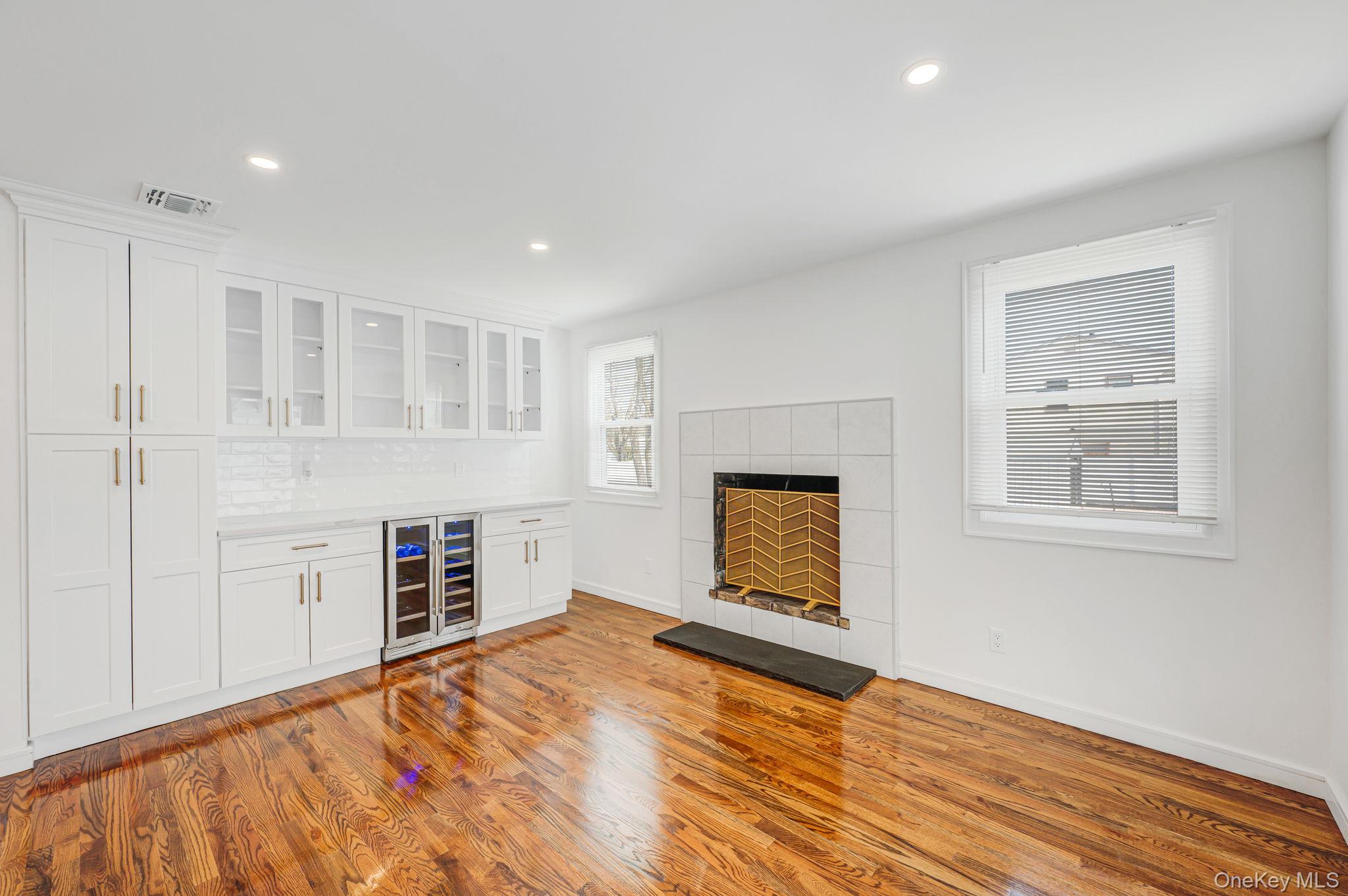 #9 photo, 2 Polo Street, सफ़ोक काउंटी Dix Hills , NY 11746