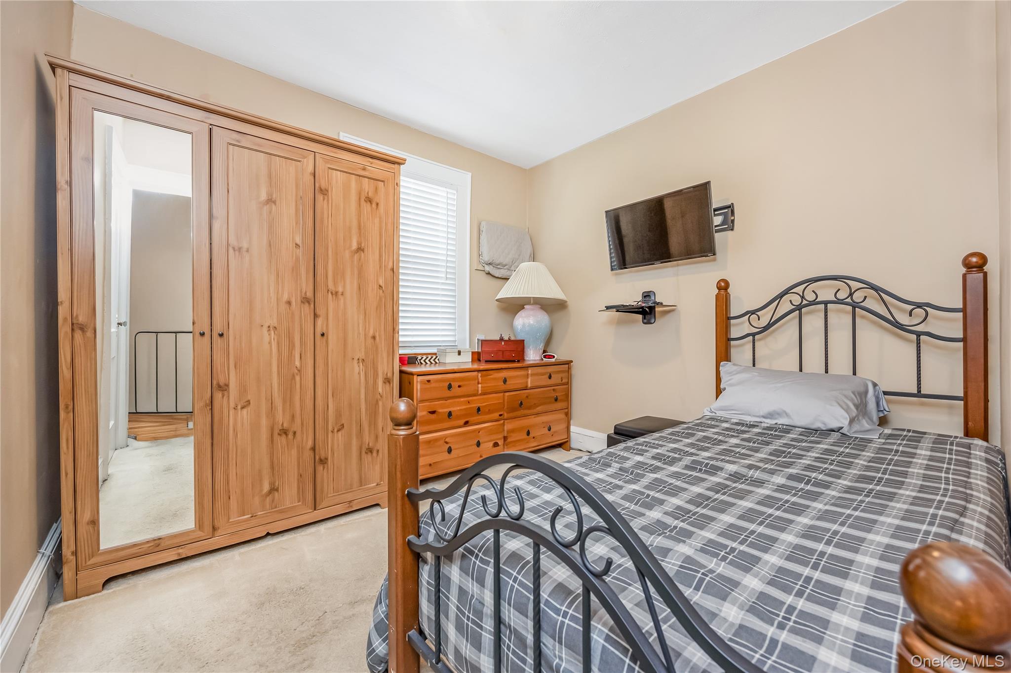 #16 photo, 921 N 5th Street, নাসাউ কাউন্টি New Hyde Park , NY 11040