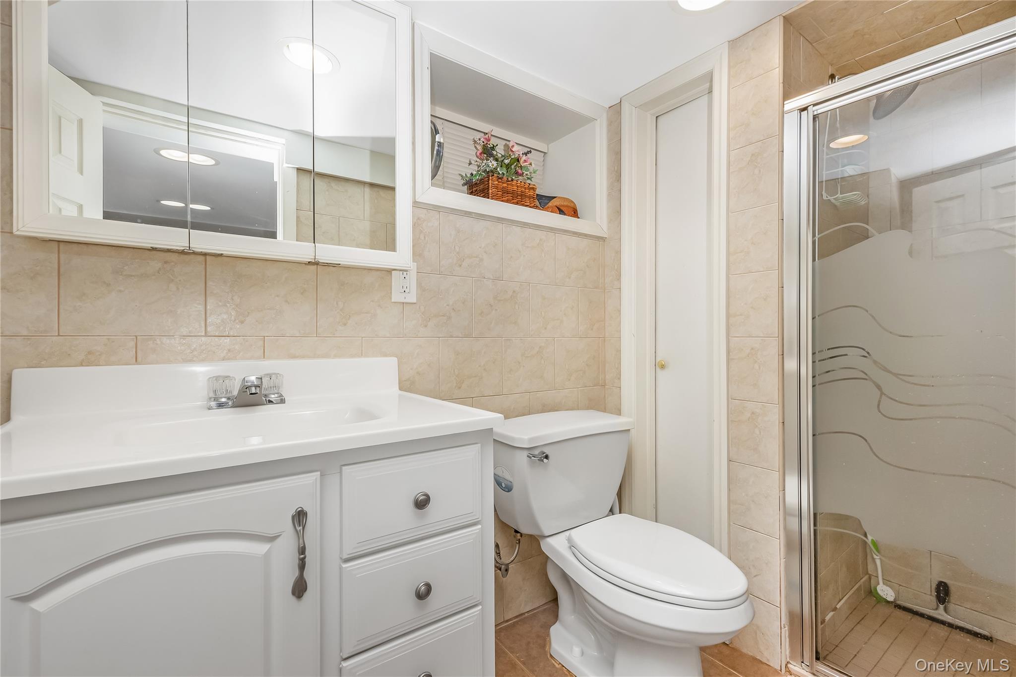 #19 photo, 921 N 5th Street, নাসাউ কাউন্টি New Hyde Park , NY 11040