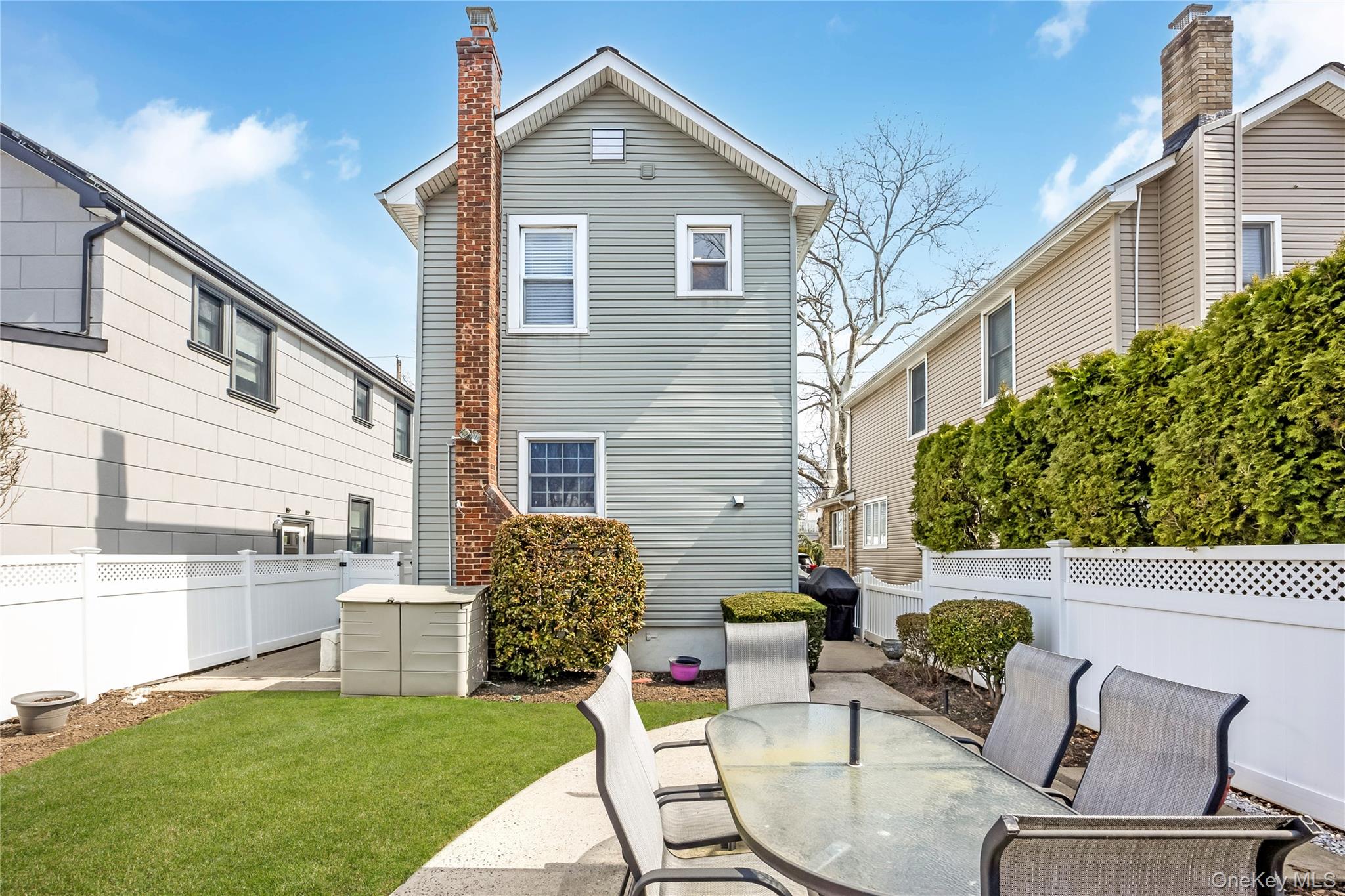 #20 photo, 921 N 5th Street, নাসাউ কাউন্টি New Hyde Park , NY 11040