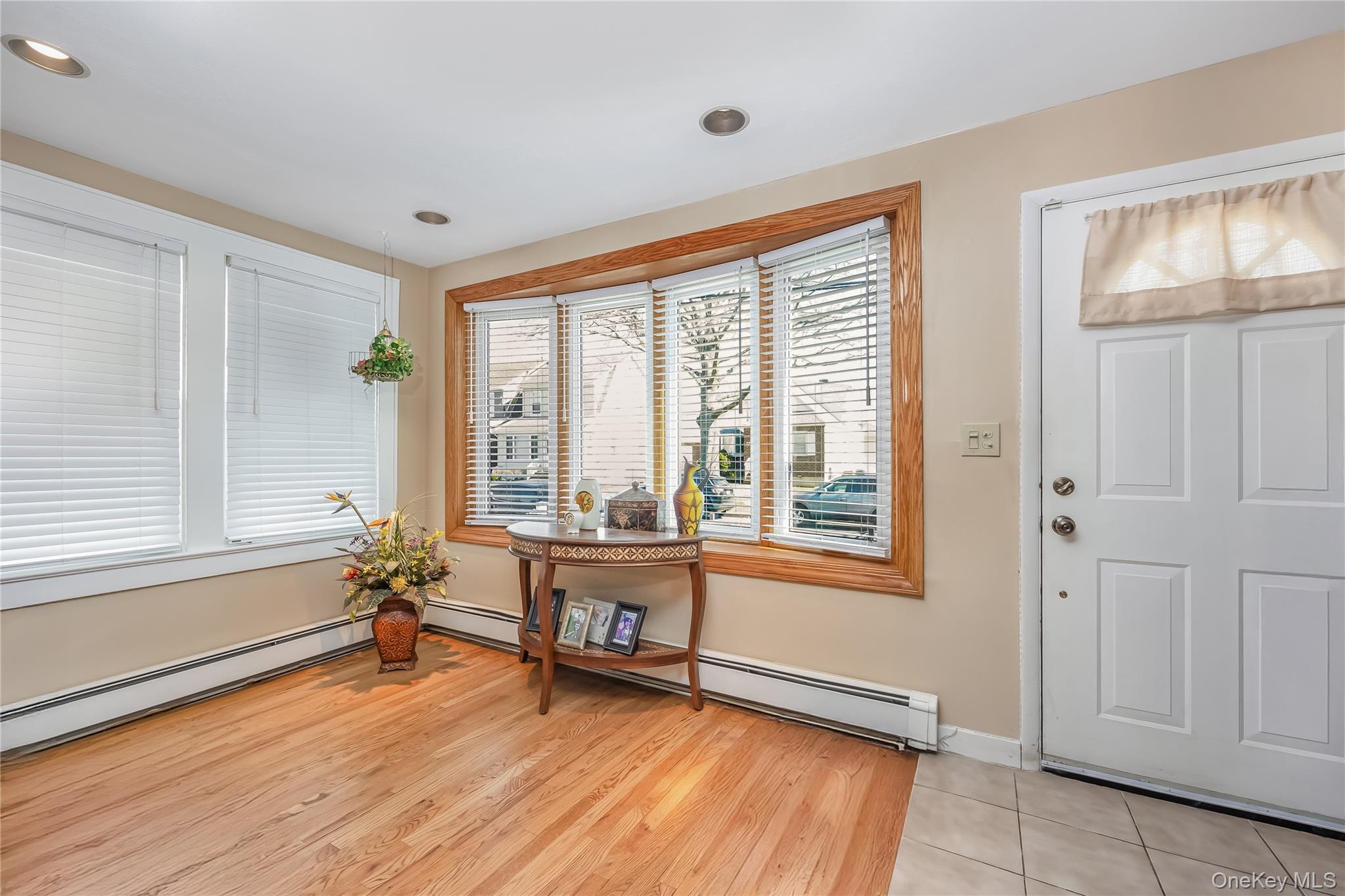 #5 photo, 921 N 5th Street, নাসাউ কাউন্টি New Hyde Park , NY 11040