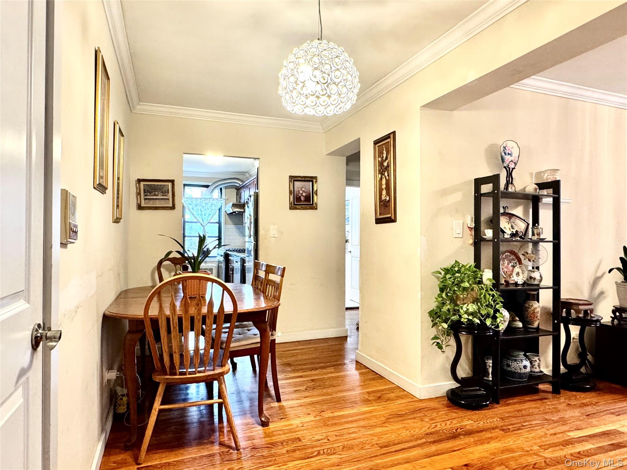 #11 photo, 150-25 72ND Road, কুইন্‌স Kew Garden Hills , NY 11367