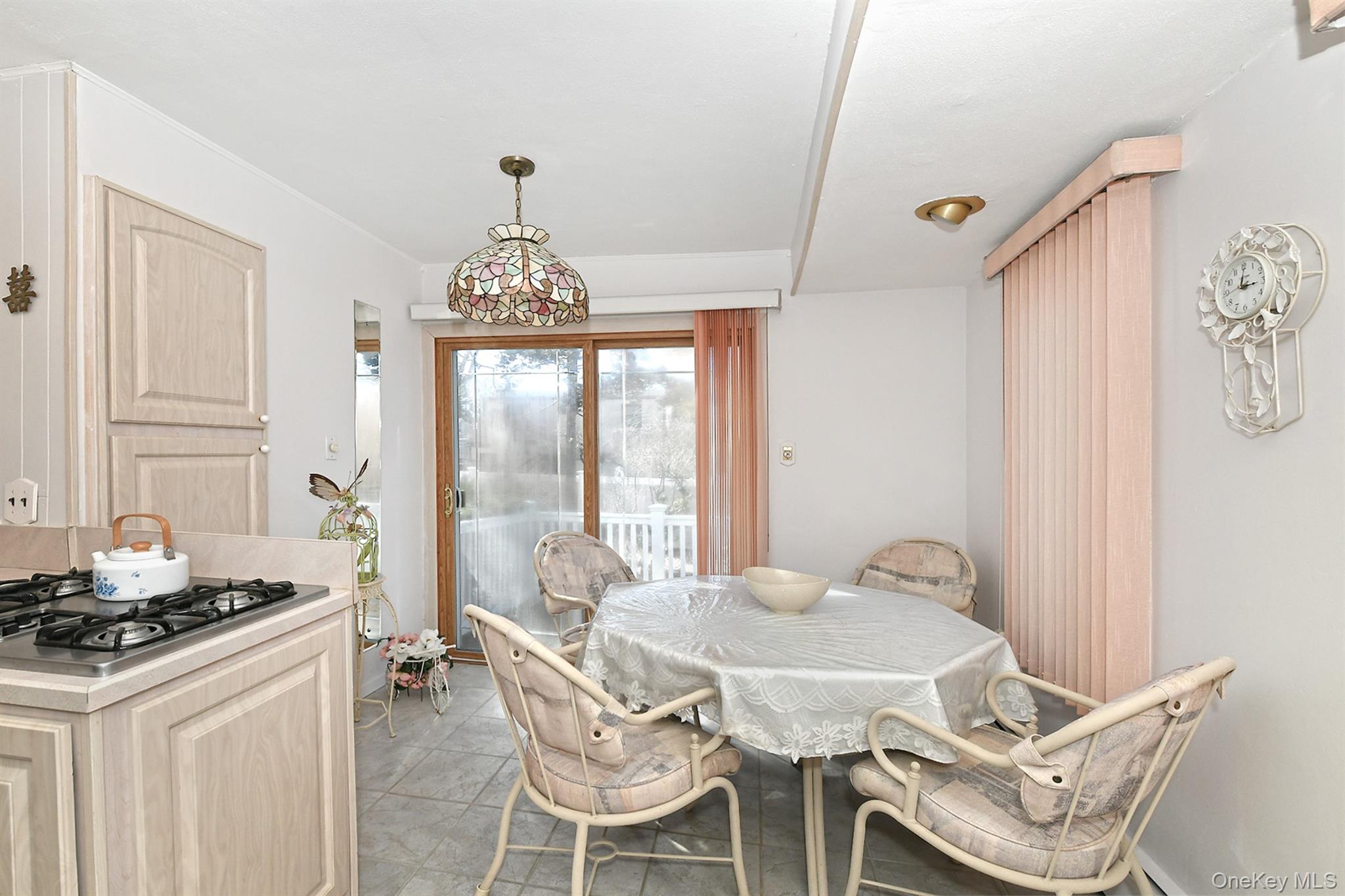 #15 photo, 22 Pioneer Boulevard, সাফোক কাউন্টি South Huntington , NY 11746