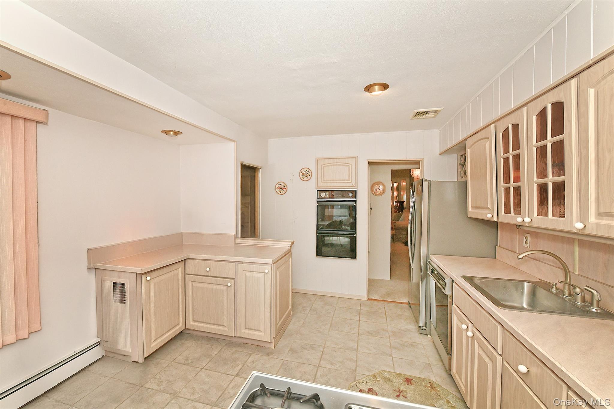 #16 photo, 22 Pioneer Boulevard, সাফোক কাউন্টি South Huntington , NY 11746