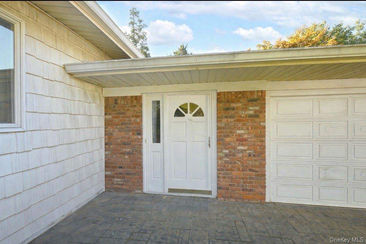 #3 photo, 22 Pioneer Boulevard, সাফোক কাউন্টি South Huntington , NY 11746