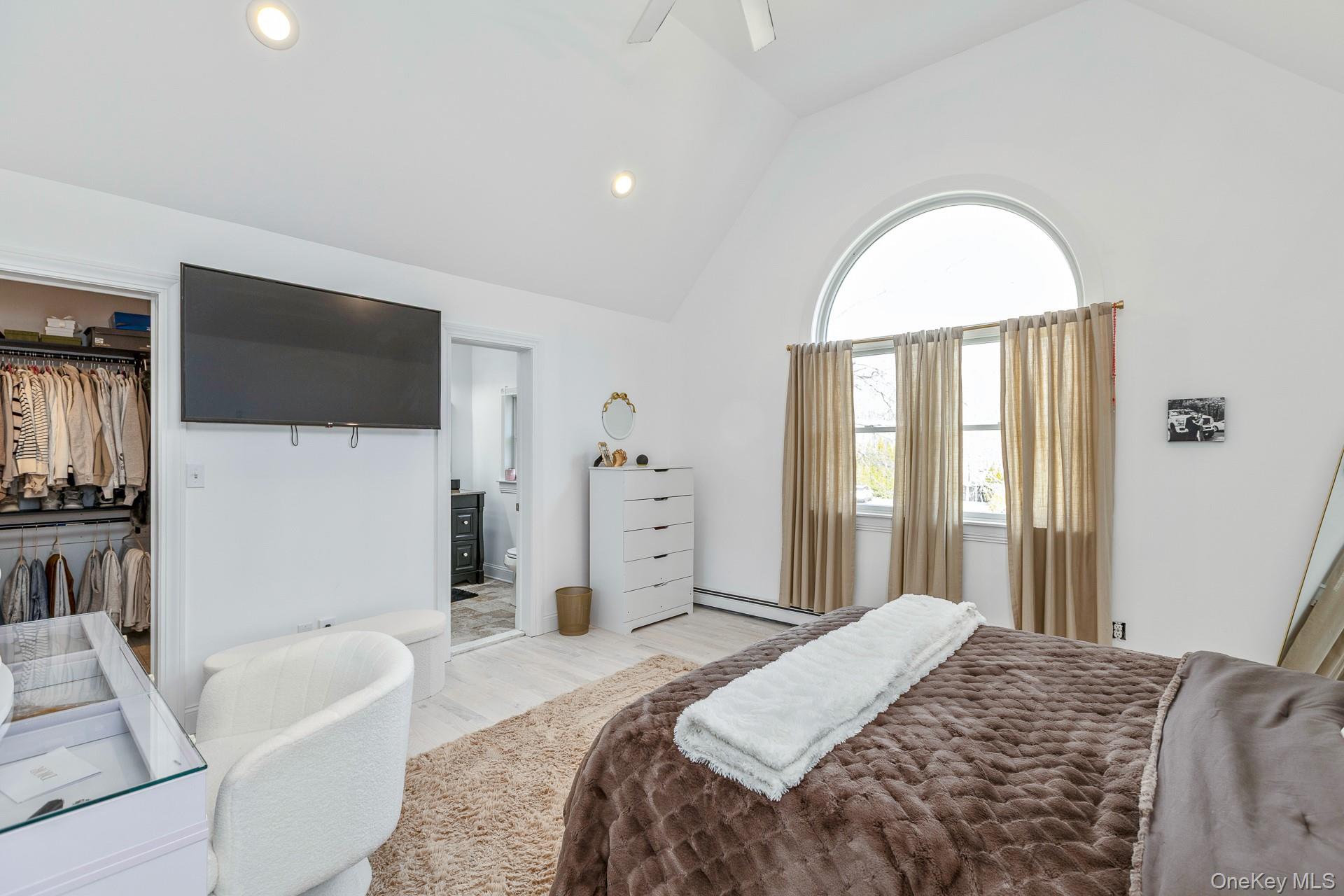 #8 photo, 10 Tall Oaks Court, Manorville , NY 11949