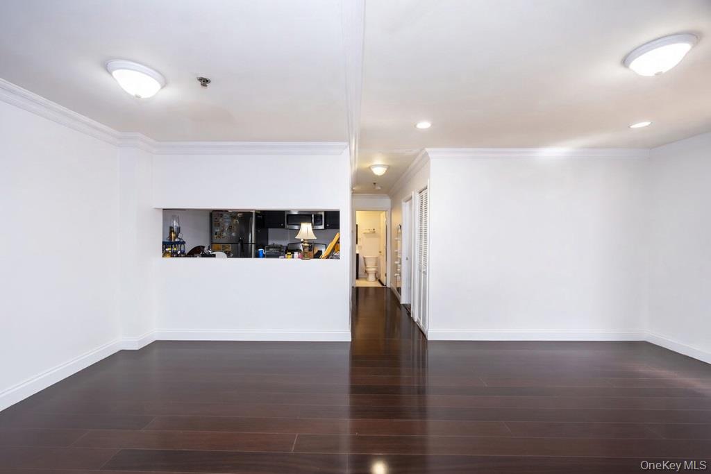 #11 photo, 141-16 84th Drive, कुईंस Briarwood , NY 11435