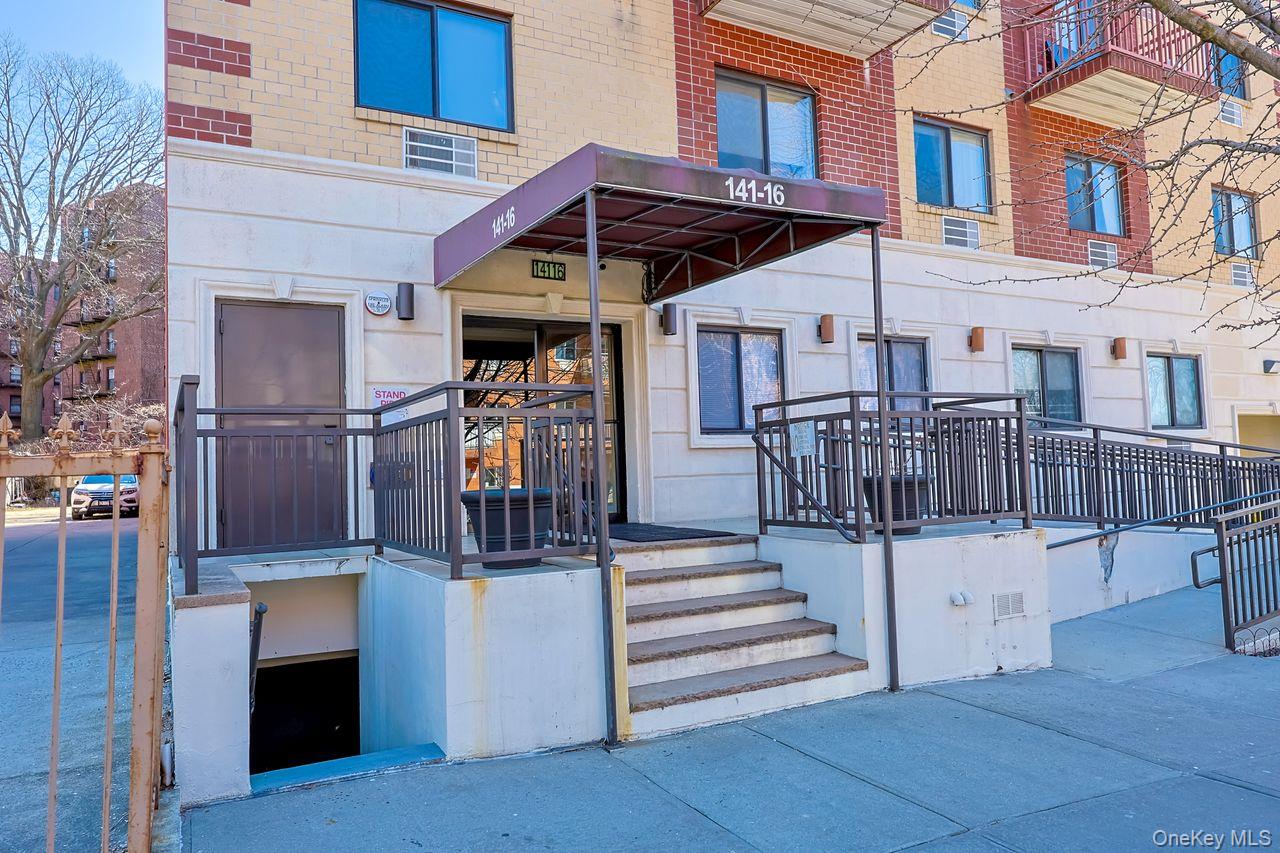 #14 photo, 141-16 84th Drive, कुईंस Briarwood , NY 11435