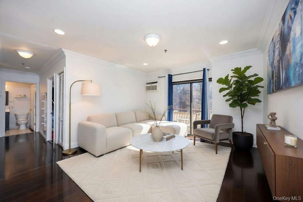 #2 photo, 141-16 84th Drive, कुईंस Briarwood , NY 11435