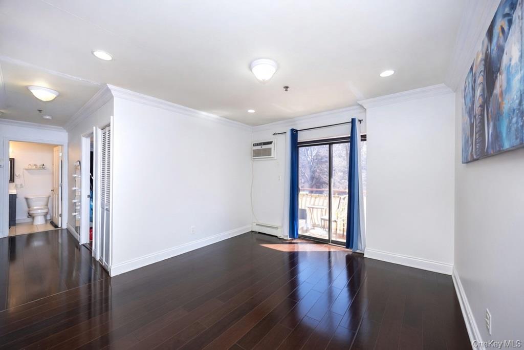 #6 photo, 141-16 84th Drive, कुईंस Briarwood , NY 11435