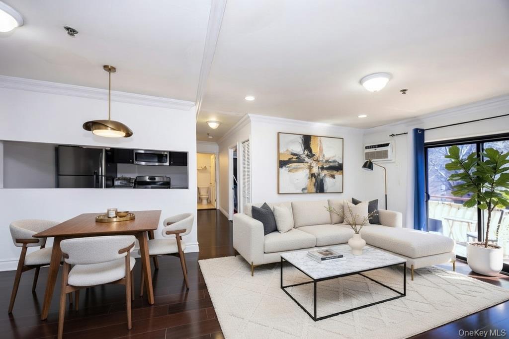 #7 photo, 141-16 84th Drive, कुईंस Briarwood , NY 11435