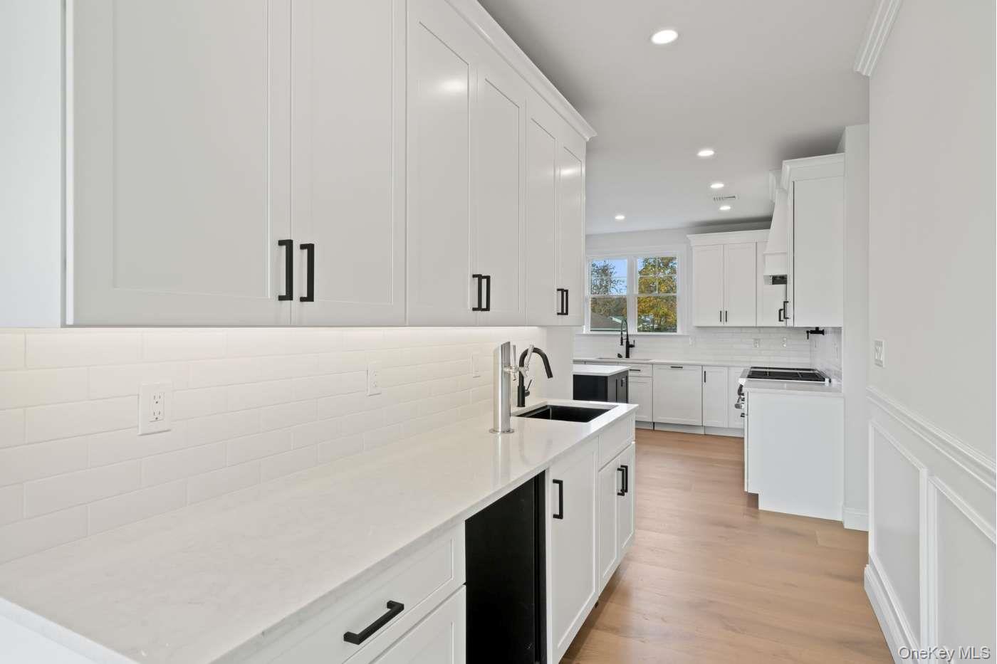 #10 photo, 457 Pond Path, সাফোক কাউন্টি East Setauket , NY 11733