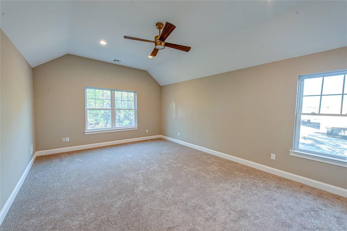 #13 photo, 457 Pond Path, সাফোক কাউন্টি East Setauket , NY 11733