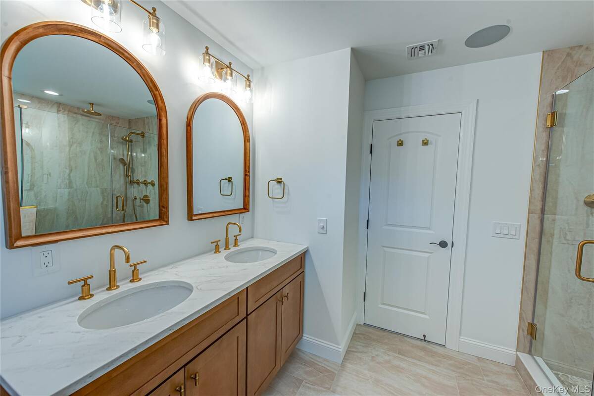 #21 photo, 457 Pond Path, সাফোক কাউন্টি East Setauket , NY 11733