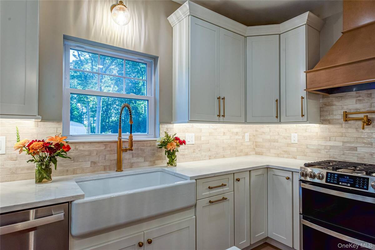 #8 photo, 457 Pond Path, সাফোক কাউন্টি East Setauket , NY 11733