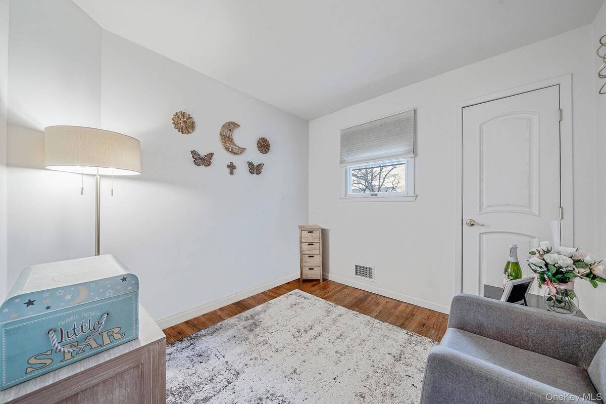 #13 photo, 141 Conerty Street, সাফোক কাউন্টি Brentwood , NY 11717