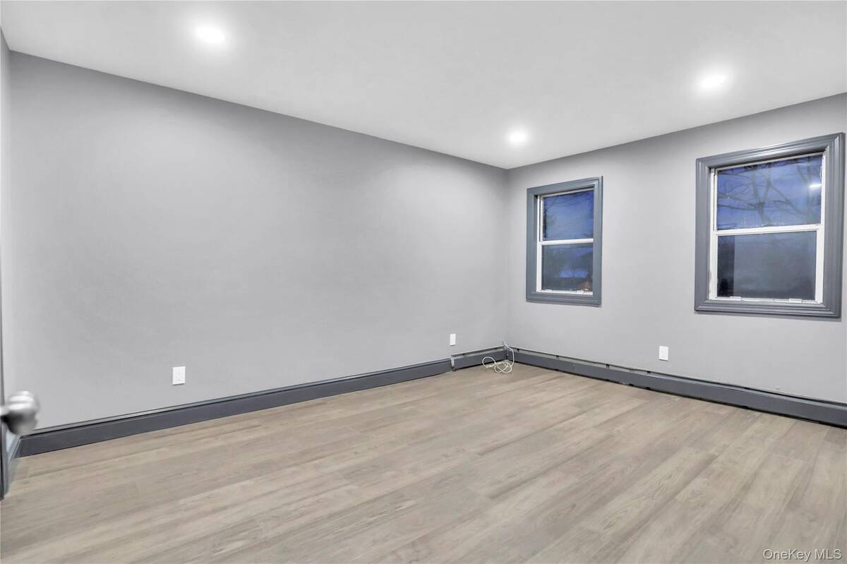 #12 photo, 99 Ontario St, সাফোক কাউন্টি Port Jefferson Station , NY 11776