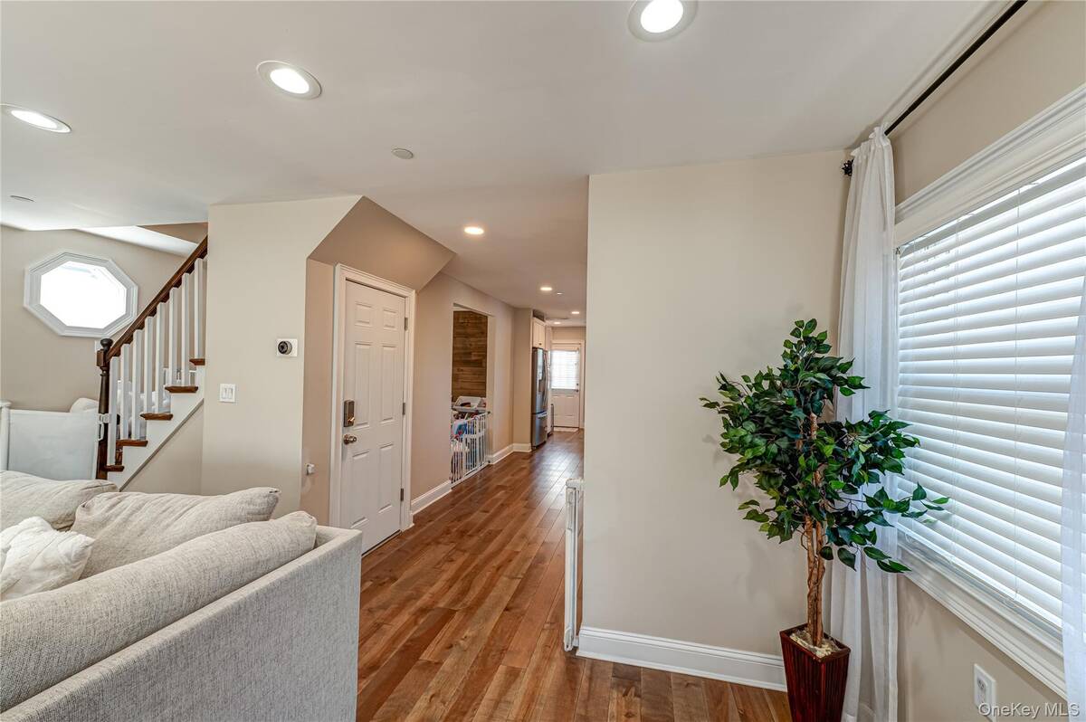 #4 photo, 36 West Boulevard, নাসাউ কাউন্টি East Rockaway , NY 11518