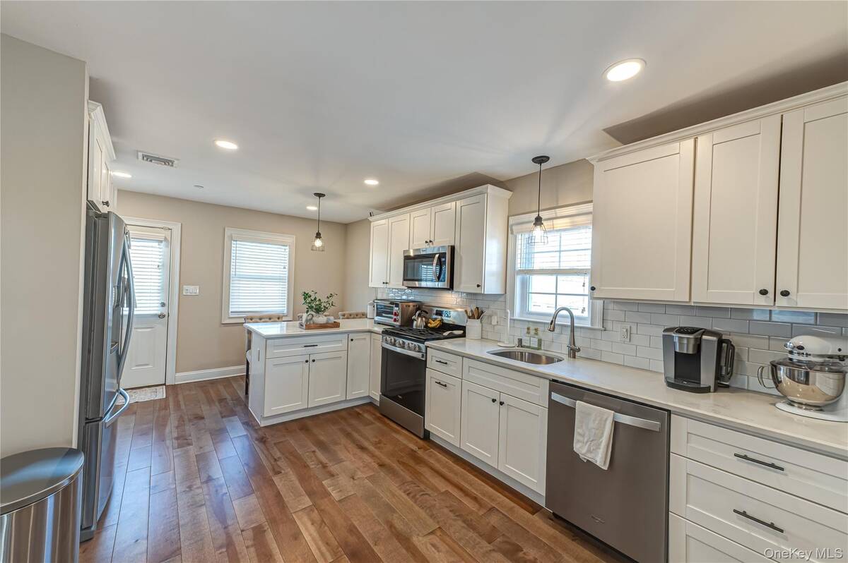 #7 photo, 36 West Boulevard, নাসাউ কাউন্টি East Rockaway , NY 11518