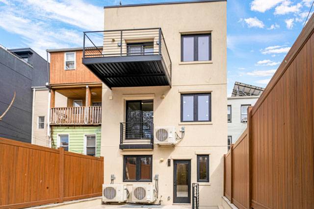 #28 photo, 266 10th St, Gowanus , NY 11215