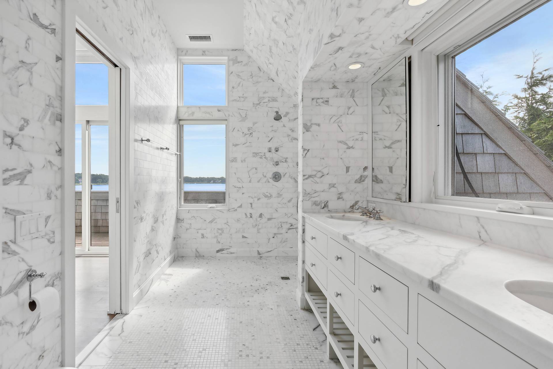 #10 photo, 210 Towd Point Road, מחוז סאפוק Southampton , NY 11968