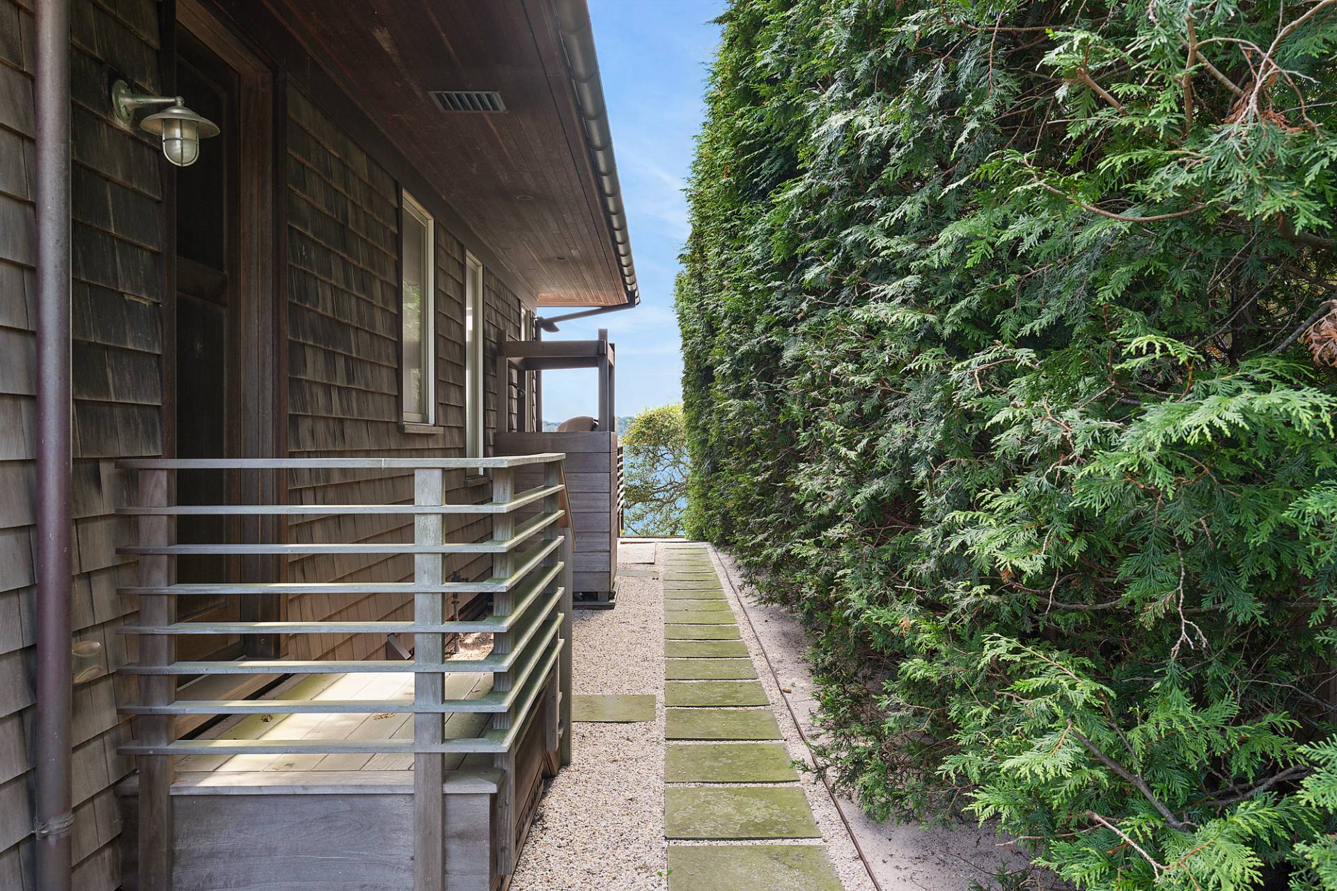 #15 photo, 210 Towd Point Road, מחוז סאפוק Southampton , NY 11968