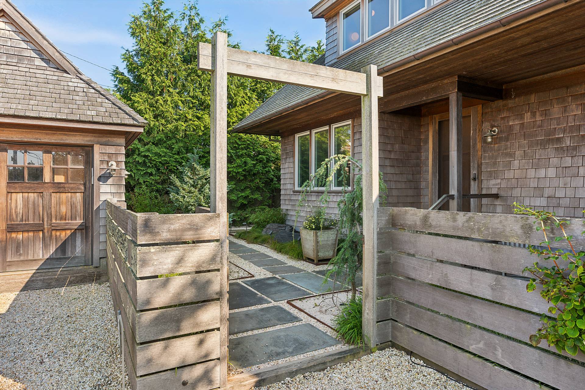 #17 photo, 210 Towd Point Road, מחוז סאפוק Southampton , NY 11968