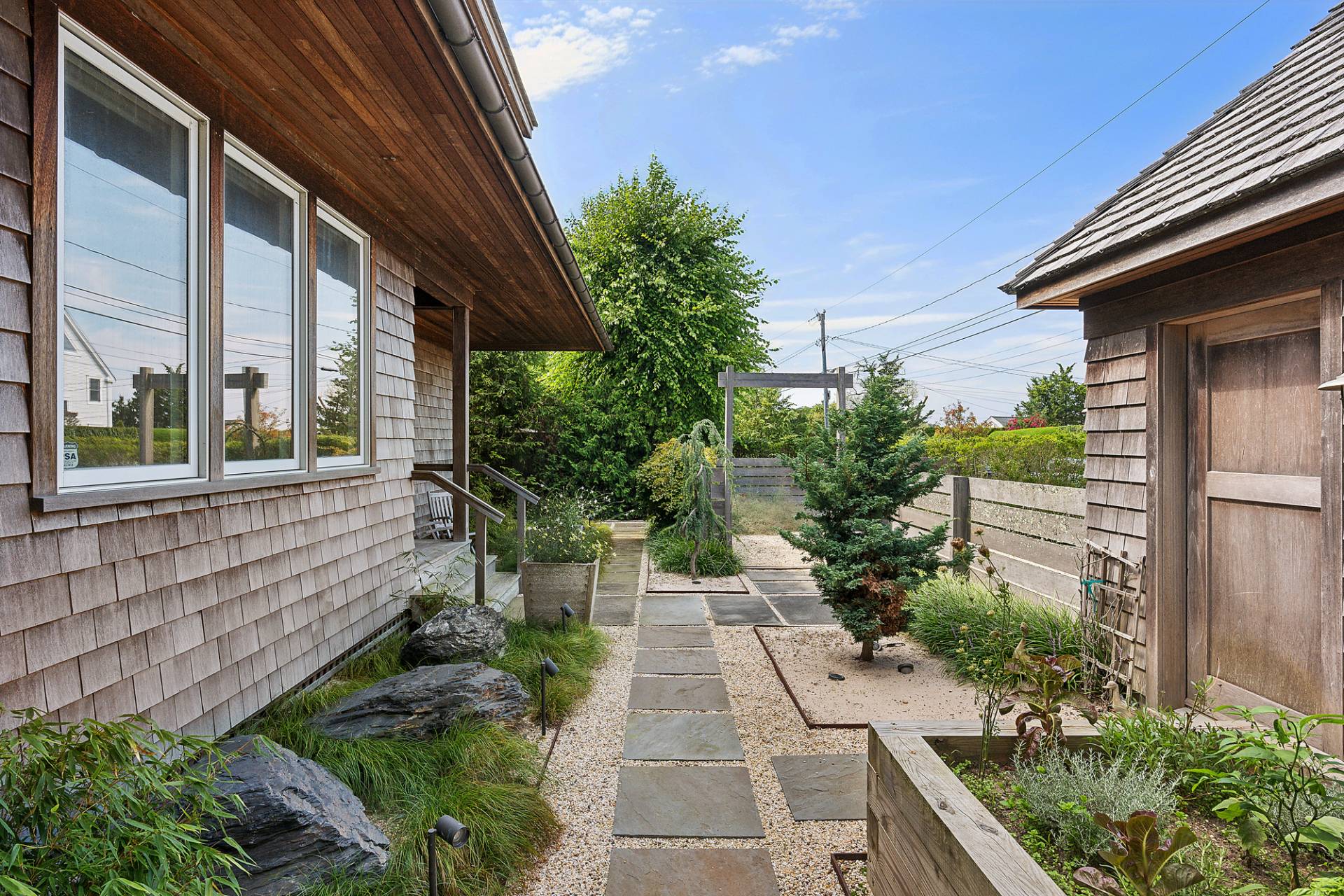 #19 photo, 210 Towd Point Road, מחוז סאפוק Southampton , NY 11968