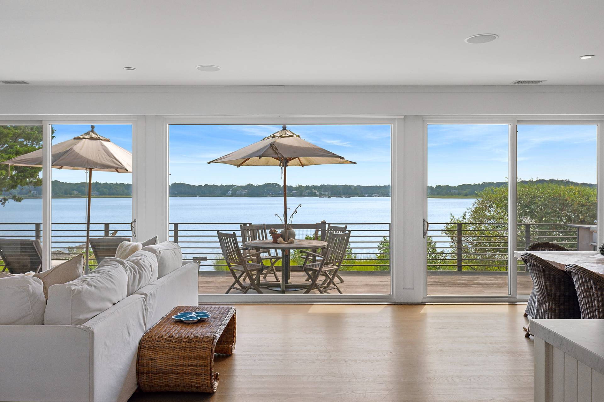 #4 photo, 210 Towd Point Road, מחוז סאפוק Southampton , NY 11968