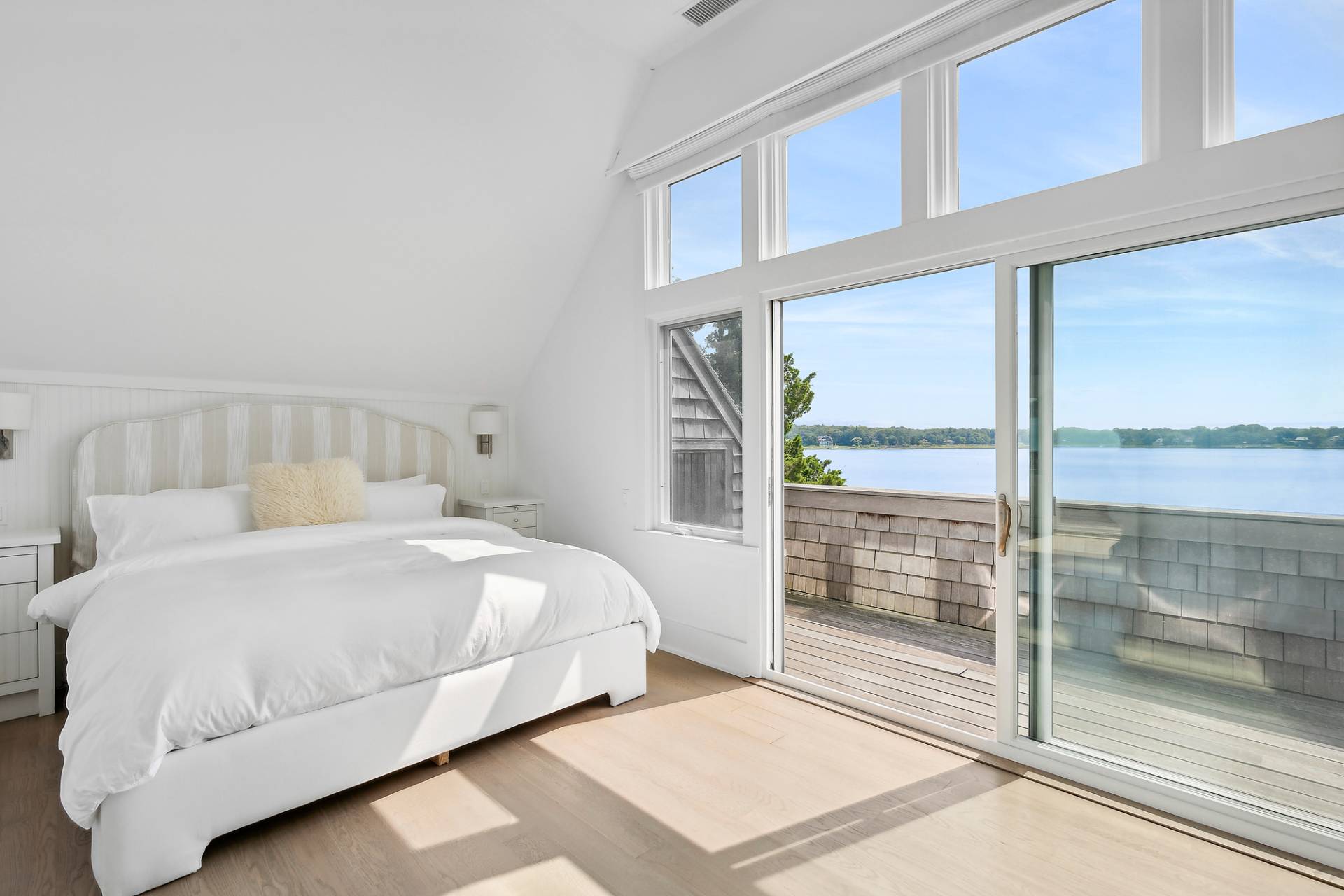 #8 photo, 210 Towd Point Road, מחוז סאפוק Southampton , NY 11968