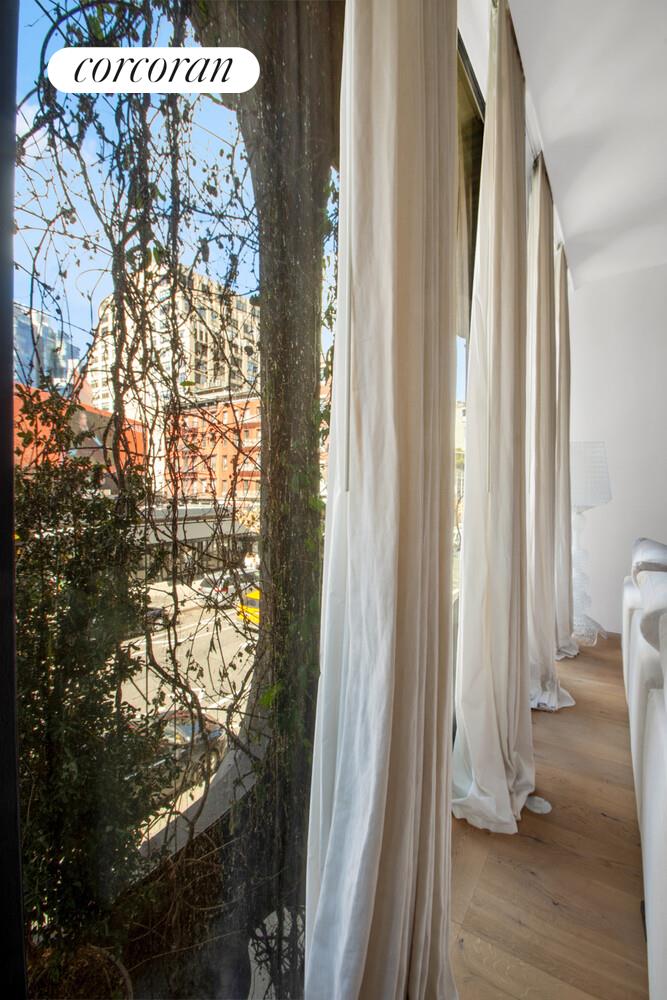 #18 photo, 325 W BROADWAY, SoHo , NY 10013