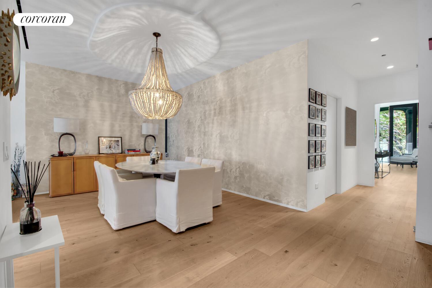 #8 photo, 325 W BROADWAY, SoHo , NY 10013